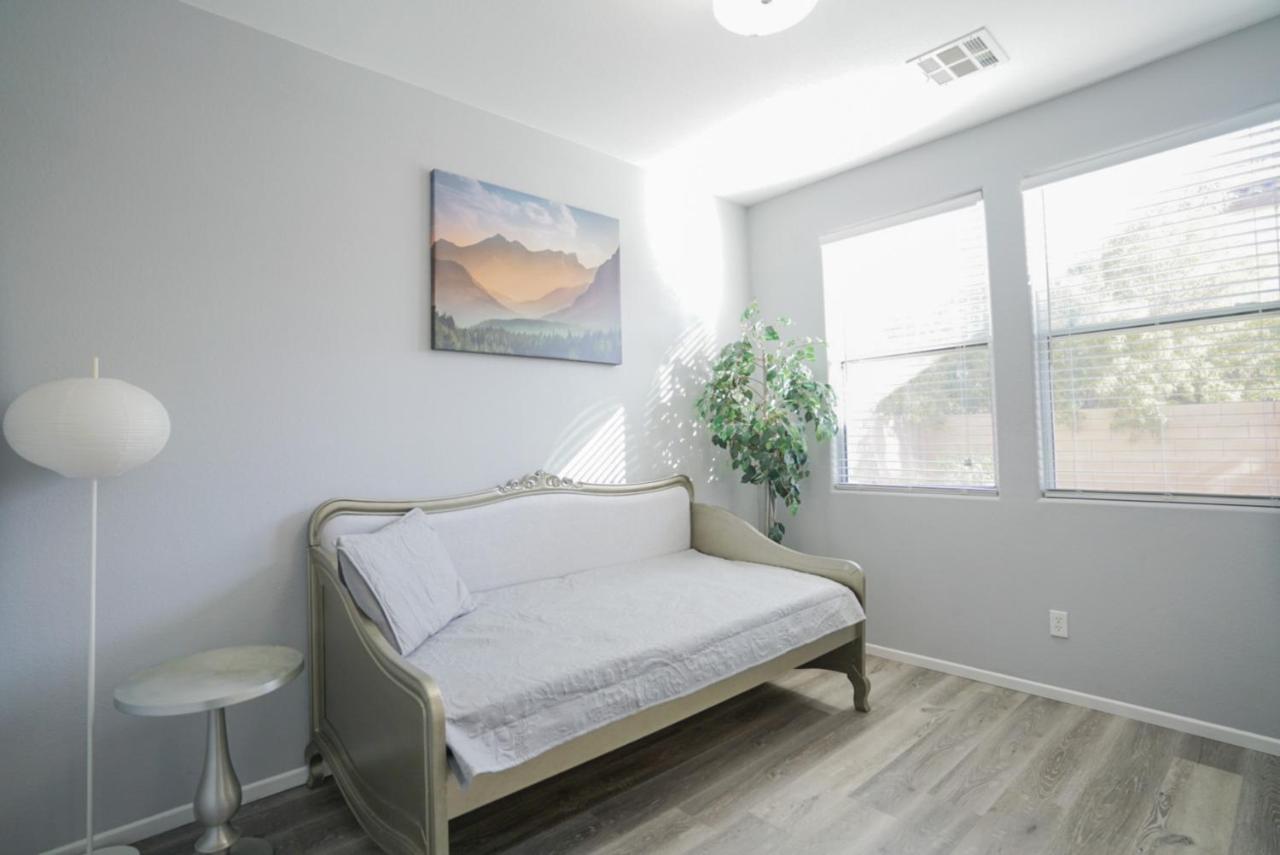 Ultra Modern Las Vegas Home 20Min From The Strip Extérieur photo