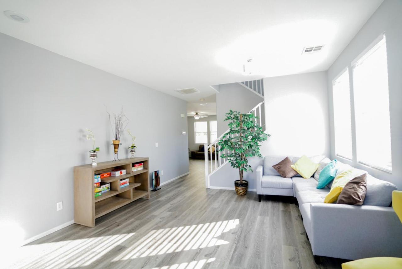 Ultra Modern Las Vegas Home 20Min From The Strip Extérieur photo